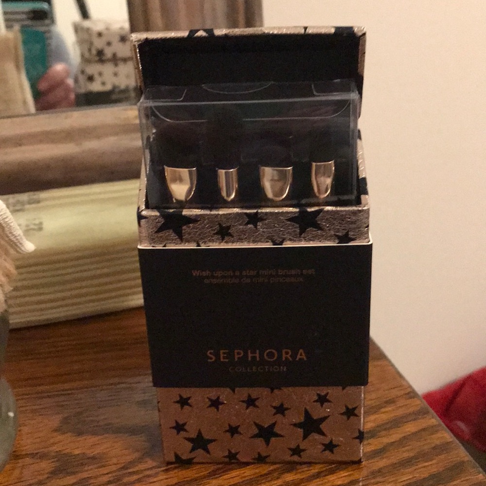 The foyer collection mini brush set